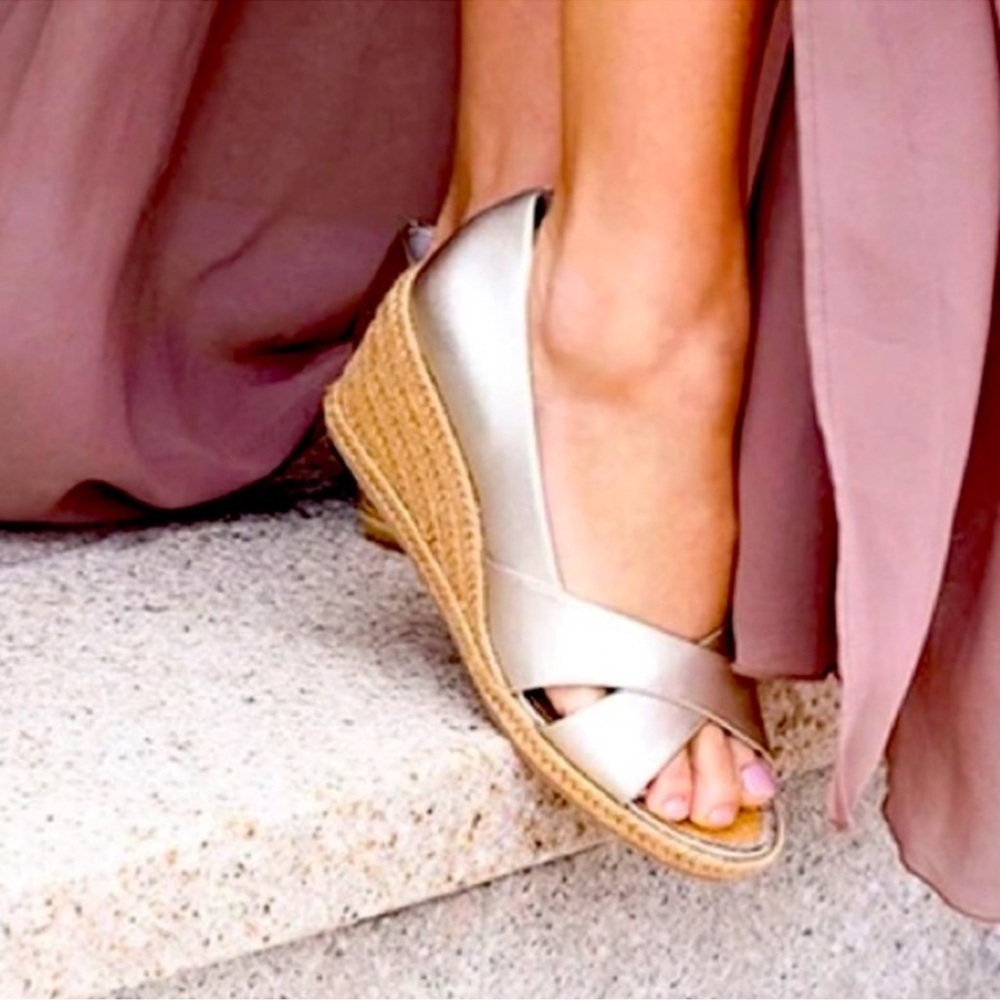 Jack Rogers Palmer Crisscross Wedge Espadrille Sandals in Metallic Gold size 7.5